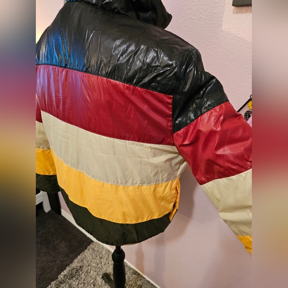 Colorblock Puffer Jacket - Picture 9 of 10